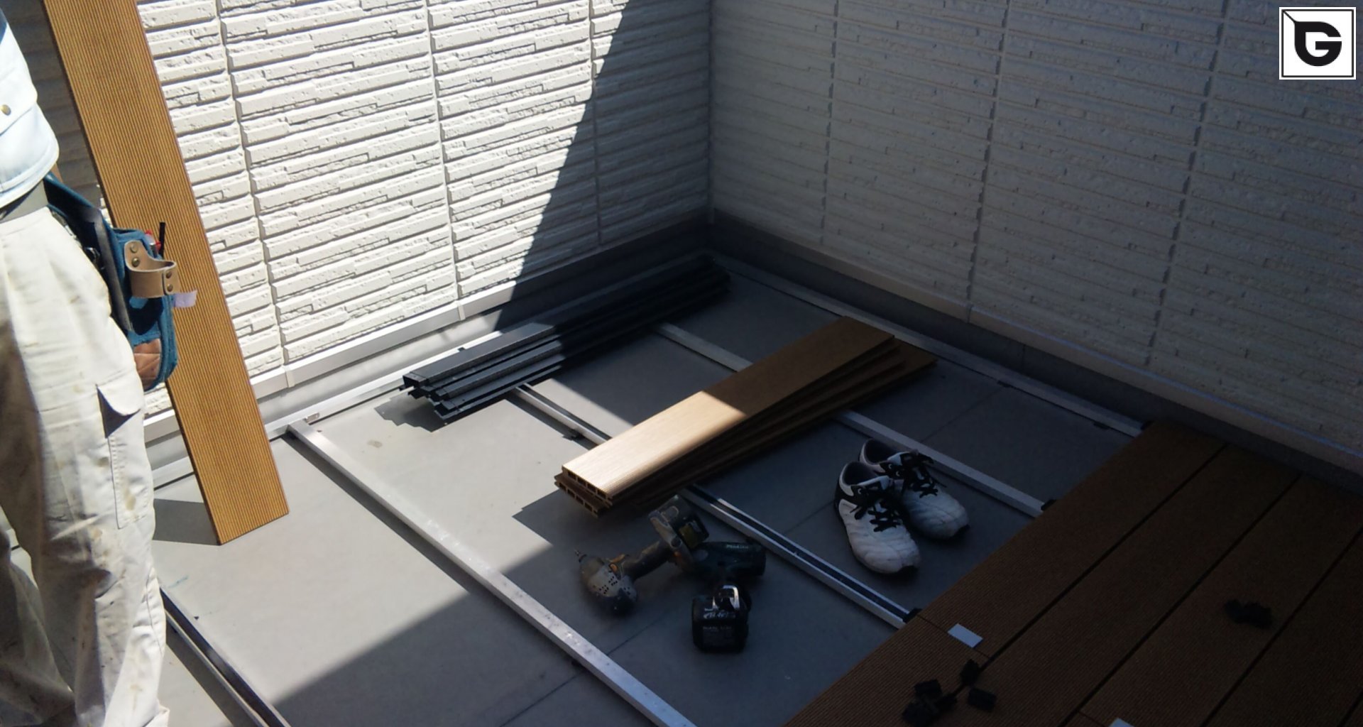 Assembly
 Decking 8523