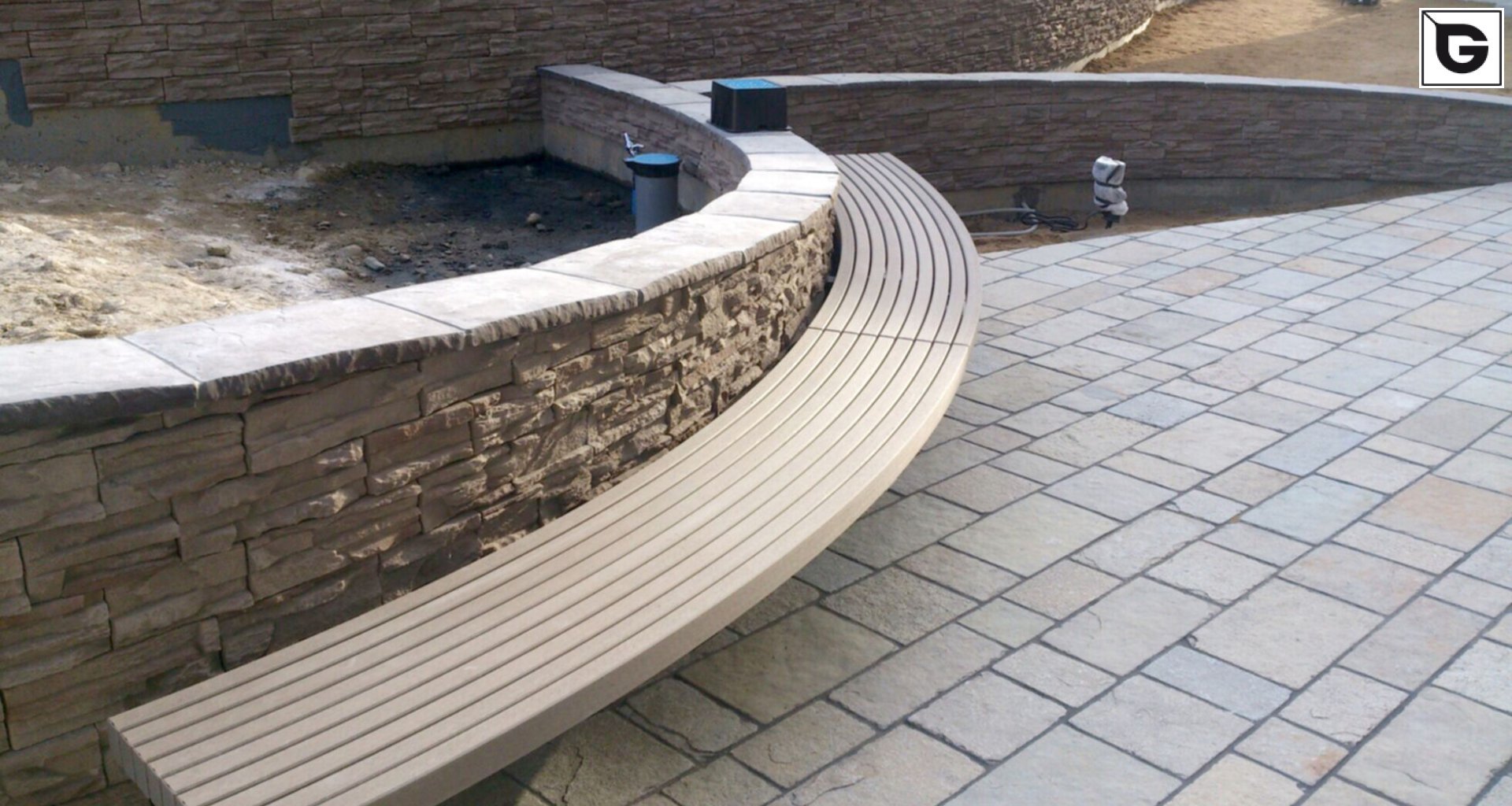 Einrichtungen_Straßenausstattung_Gebogene Profilen