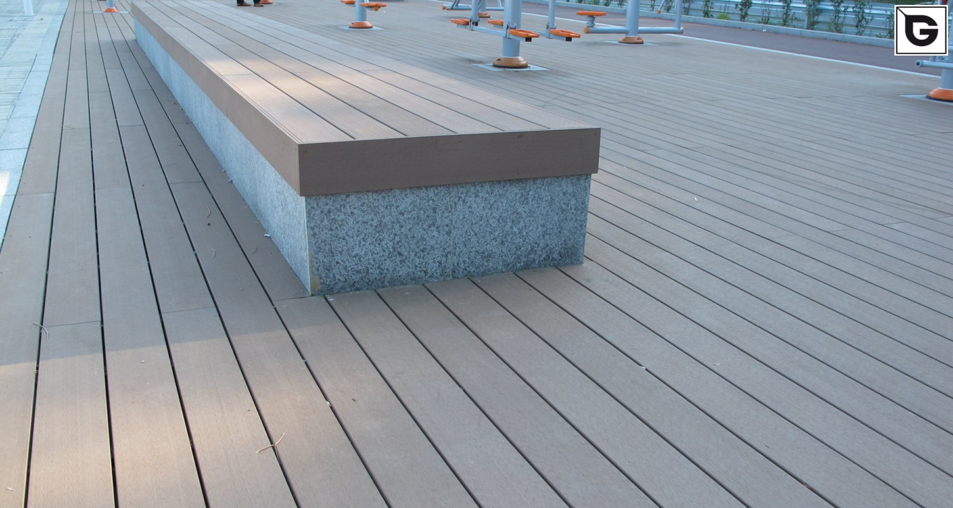 Einrichtungen_Terrasse Gewerbliche Nutzung_öffentlicher Platz