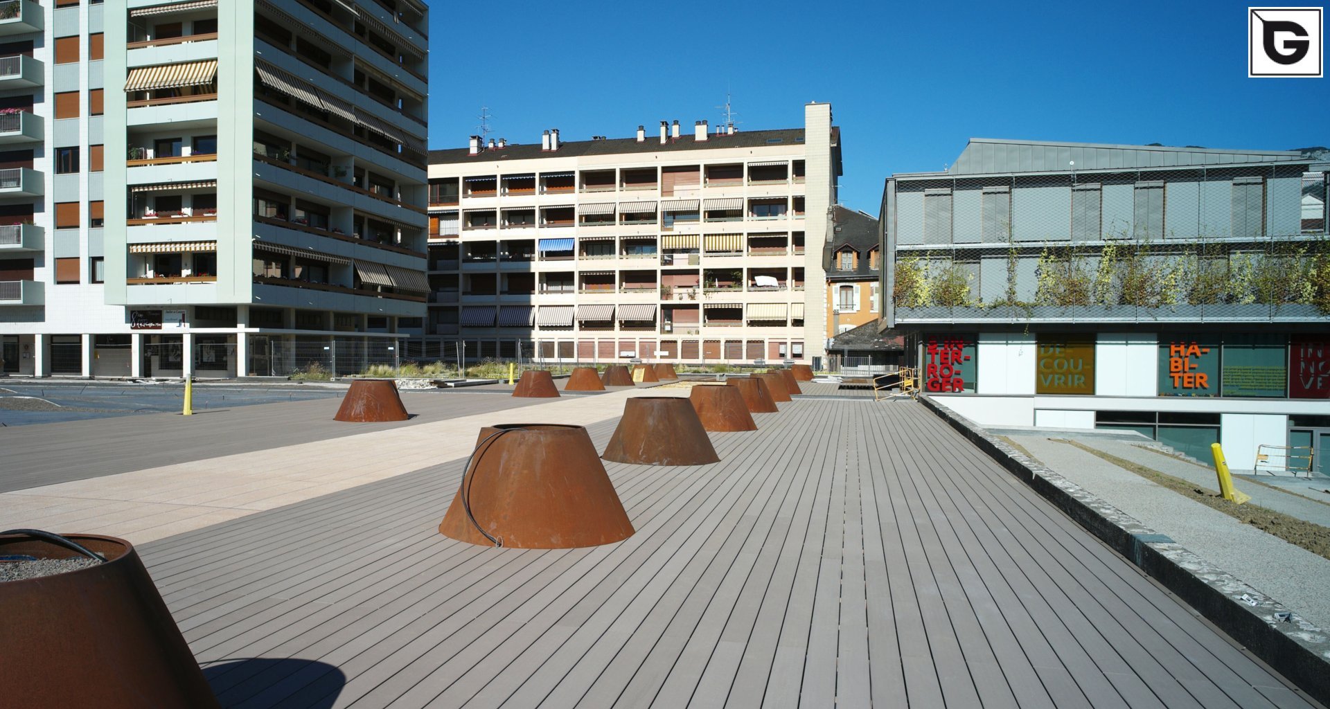 Einrichtungen_Terrasse Gewerbliche Nutzung_öffentlicher Platz