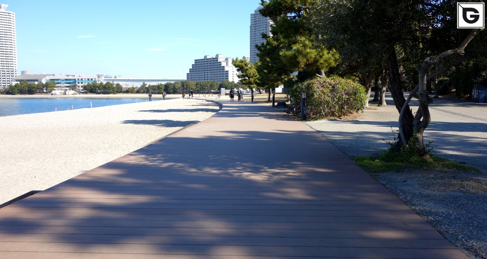 Einrichtungen_Brücken, Rampen, Gehweg_Am Wasser entlang
