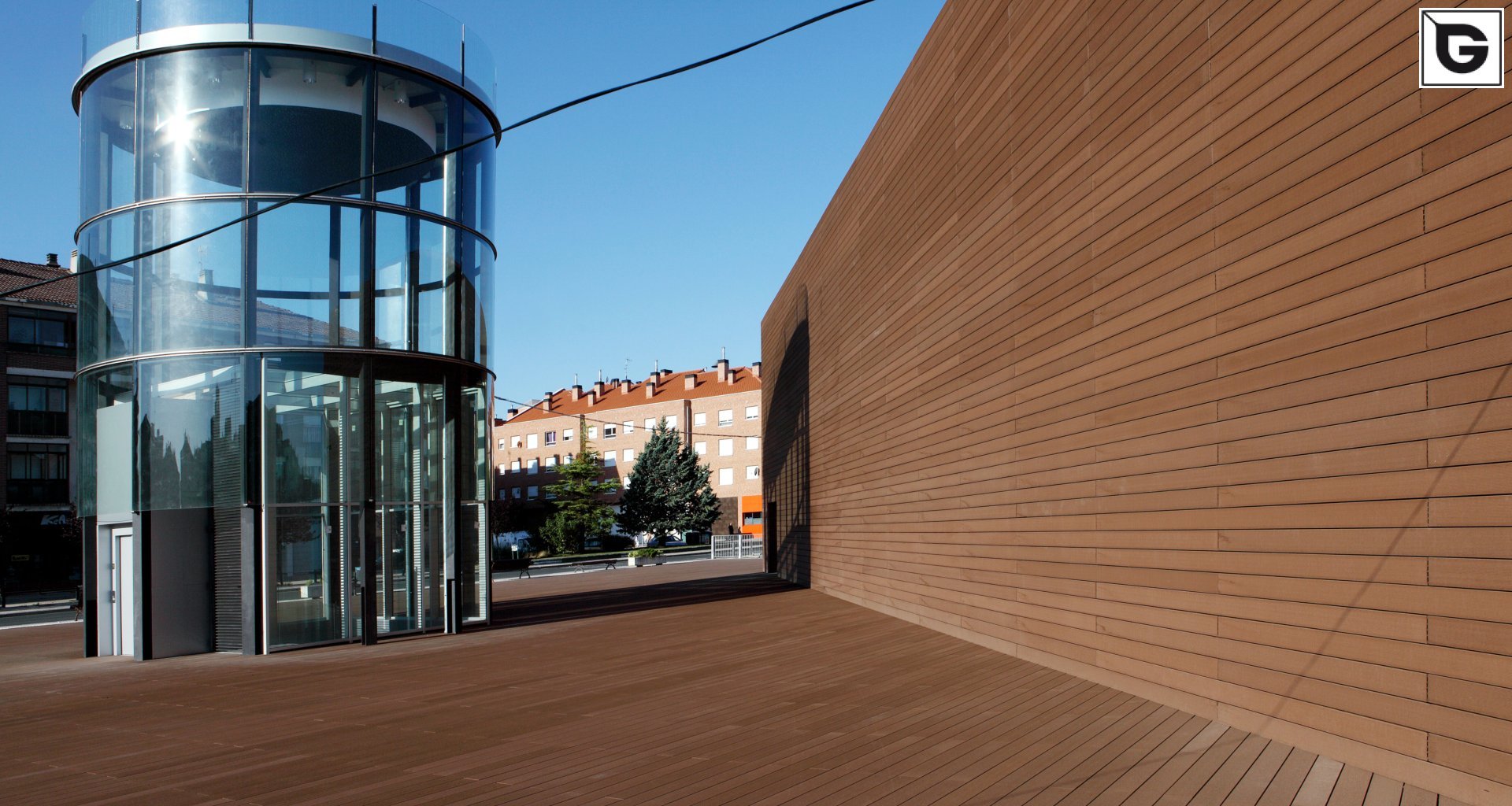 Institutionelle Einrichtungen_Dachanlage, Balk., Laufgang_Gebogene Profilen