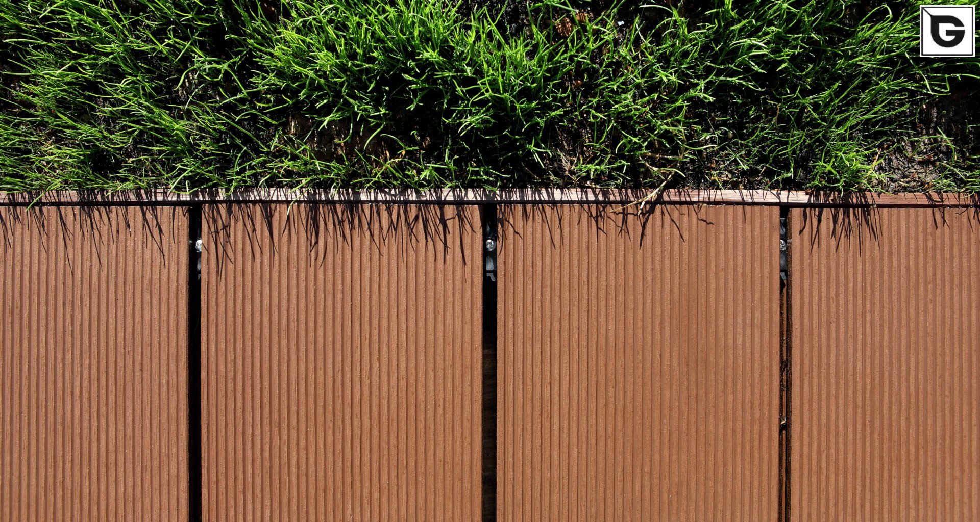 Einrichtungen_Schwimmbad deck_Am Wasser entlang