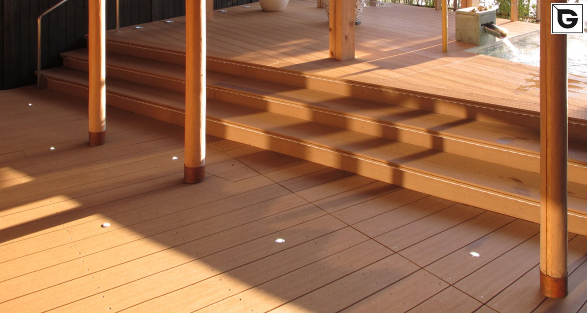 Restaurant und Hotelgewerbe_Schwimmbad deck_Hotel