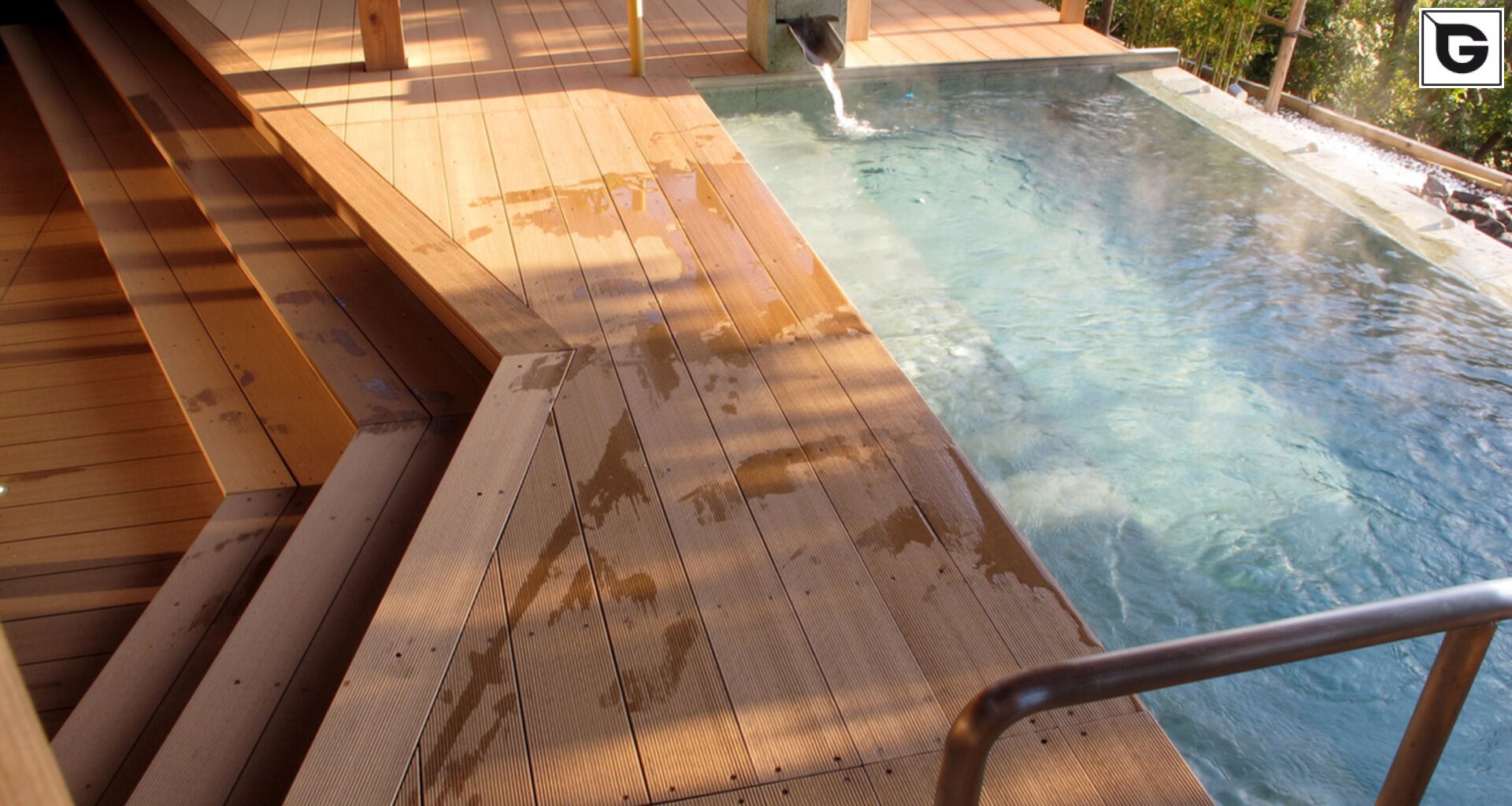 Restaurant und Hotelgewerbe_Schwimmbad deck_Hotel