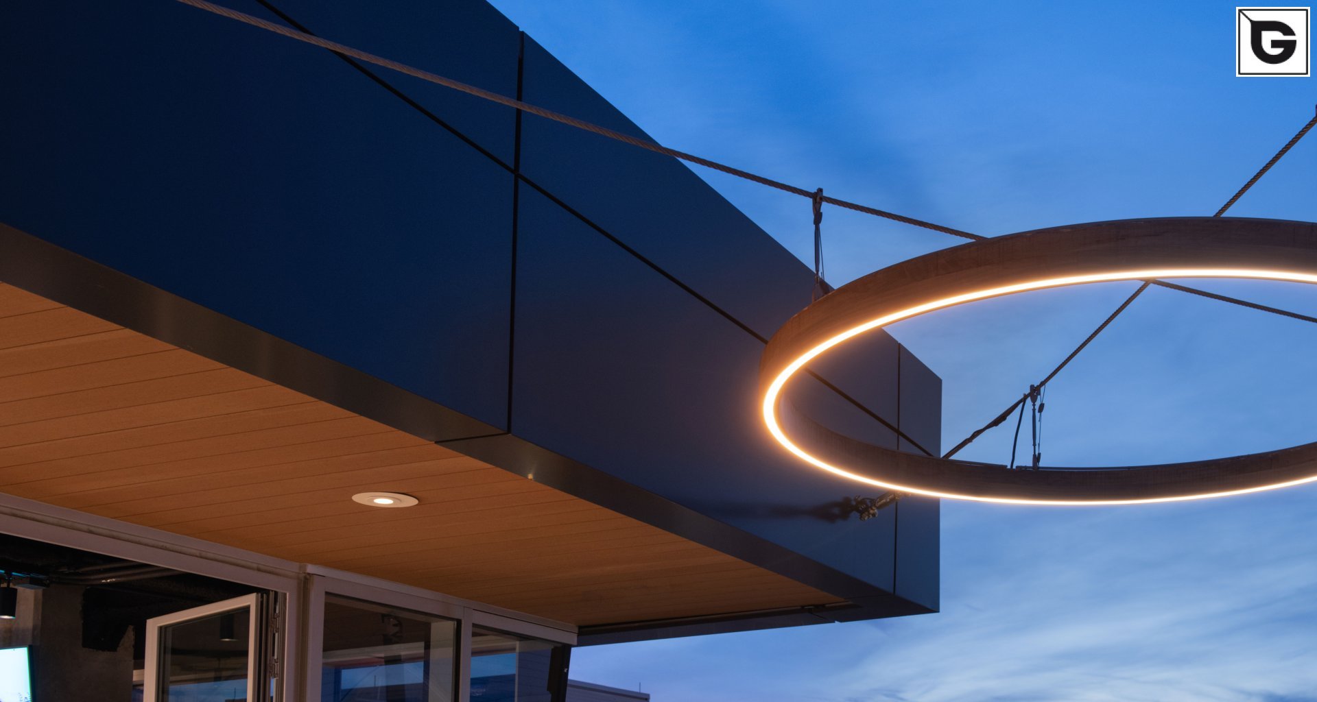 Wohngebäude_Offene Fassadenverkleidung - verti._Wohnhaus