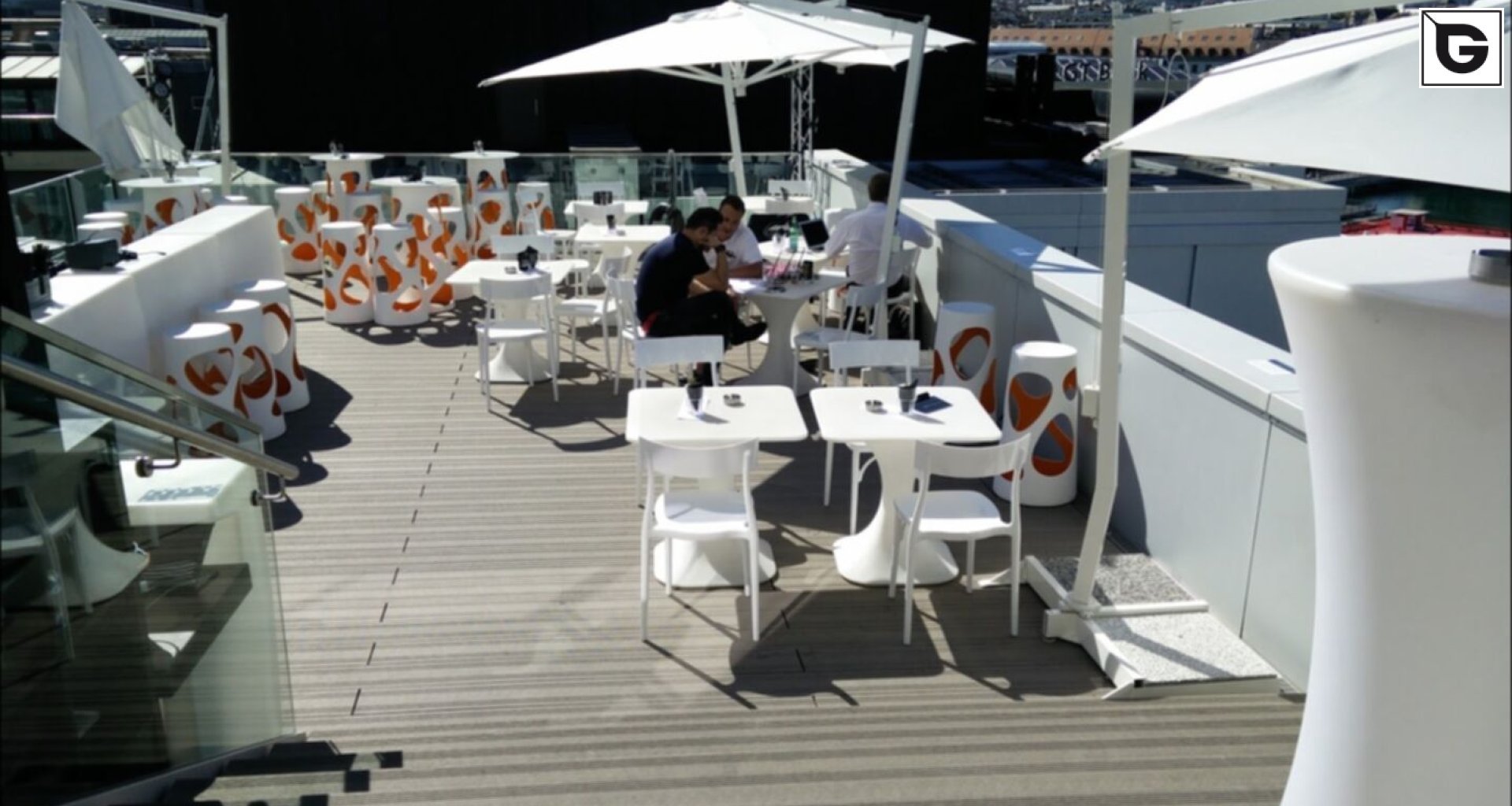 Restaurant und Hotelgewerbe_Dachanlage, Balk., Laufgang_Restaurant