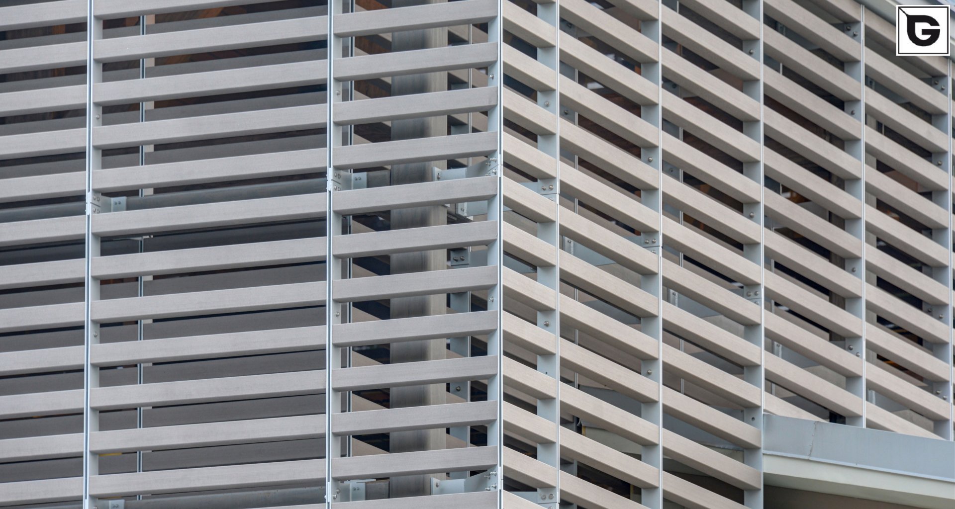 Institutionelle Einrichtungen_Horizontal Sonnenschutz, jalousien_Vorzeigeprojekte - Hybrid holz