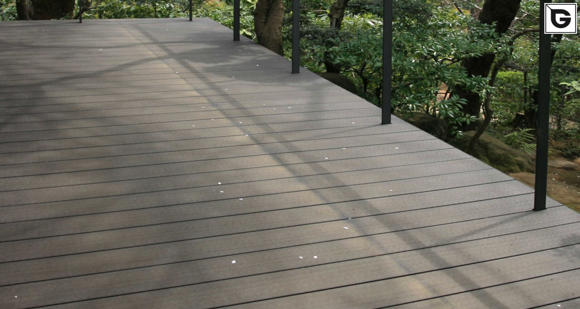 Institutionelle Einrichtungen_Dachanlage, Balk., Laufgang_Ausstellung, Museum