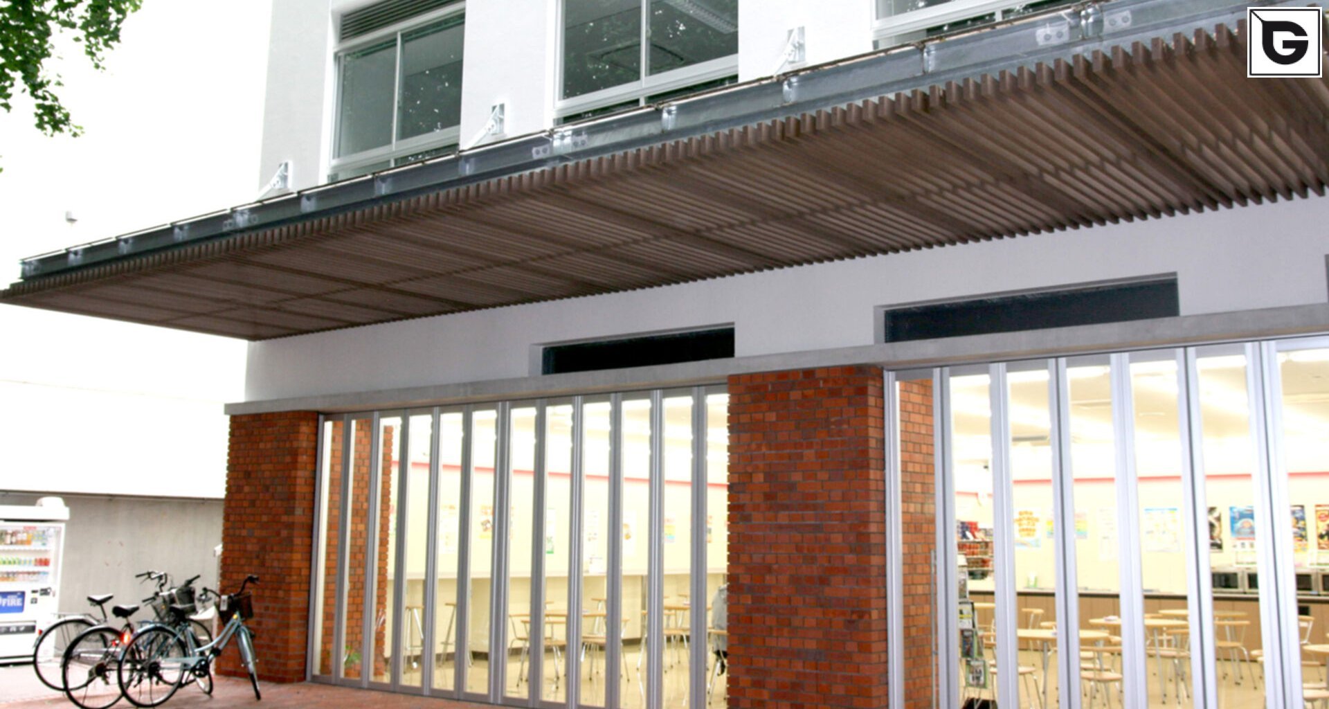 Institutionelle Einrichtungen_Pergola, Dachüberstand, Dach_Gebogene Profilen