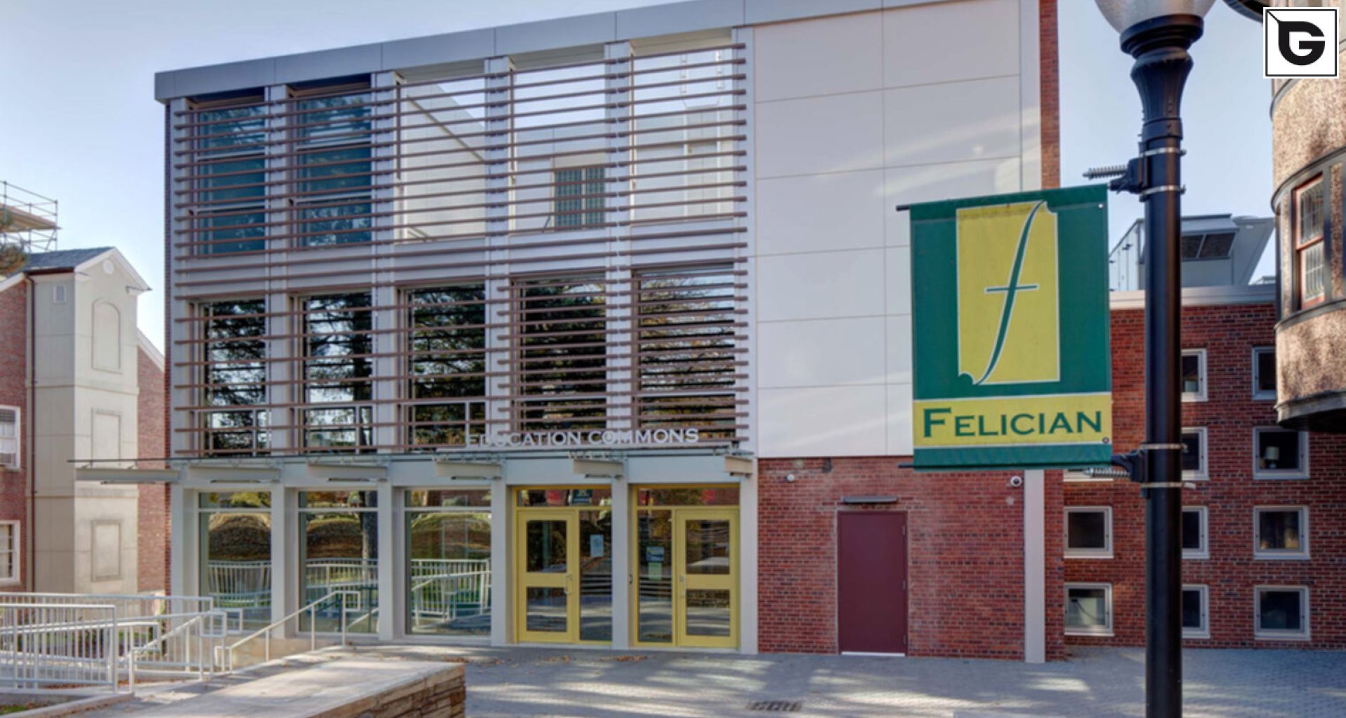 Institutionelle Einrichtungen_Horizontal Sonnenschutz, jalousien_Gebogene Profilen