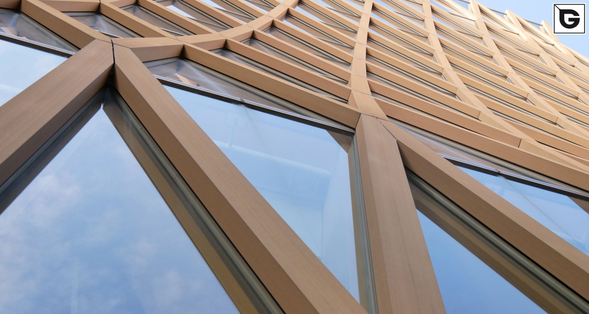 Institutionelle Einrichtungen_Vorhangfassade_Vorzeigeprojekte - Hybrid holz