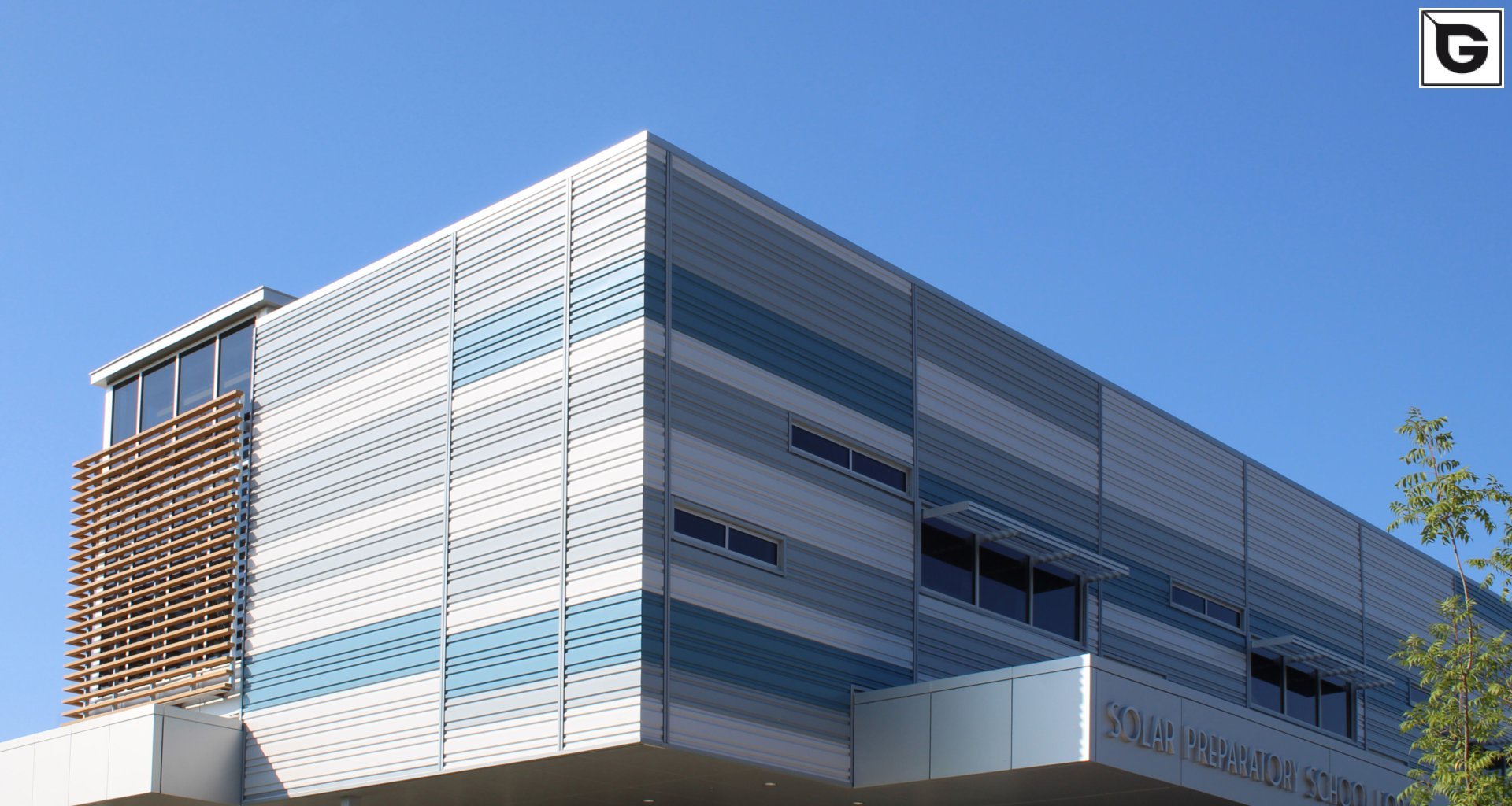 Institutionelle Einrichtungen_Horizontal Sonnenschutz, jalousien_Gebogene Profilen