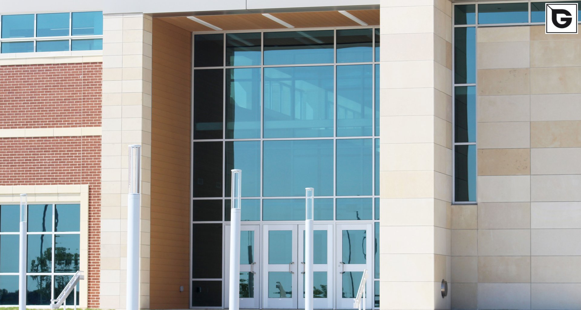 Institutionelle Einrichtungen_Dachuntersicht_Gebogene Profilen