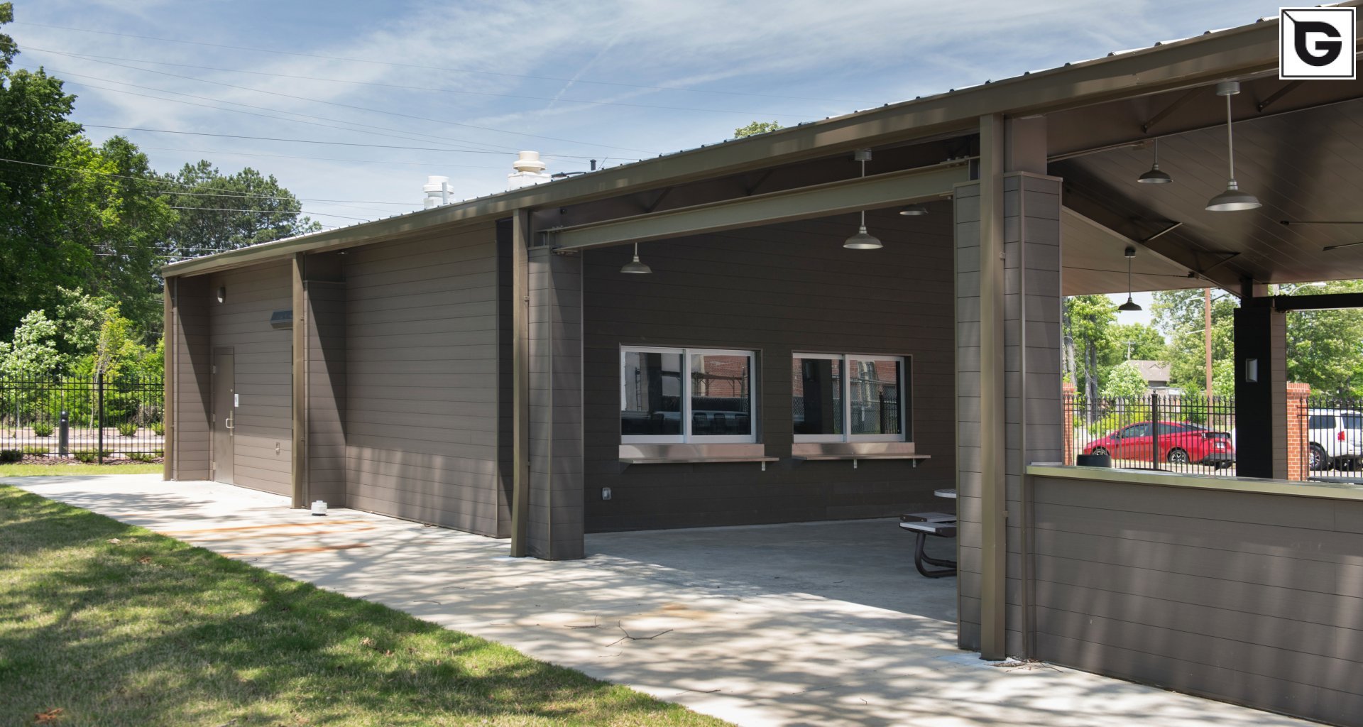 Institutionelle Einrichtungen_Fassadenverkleidung - horizontal_Lehranstalt