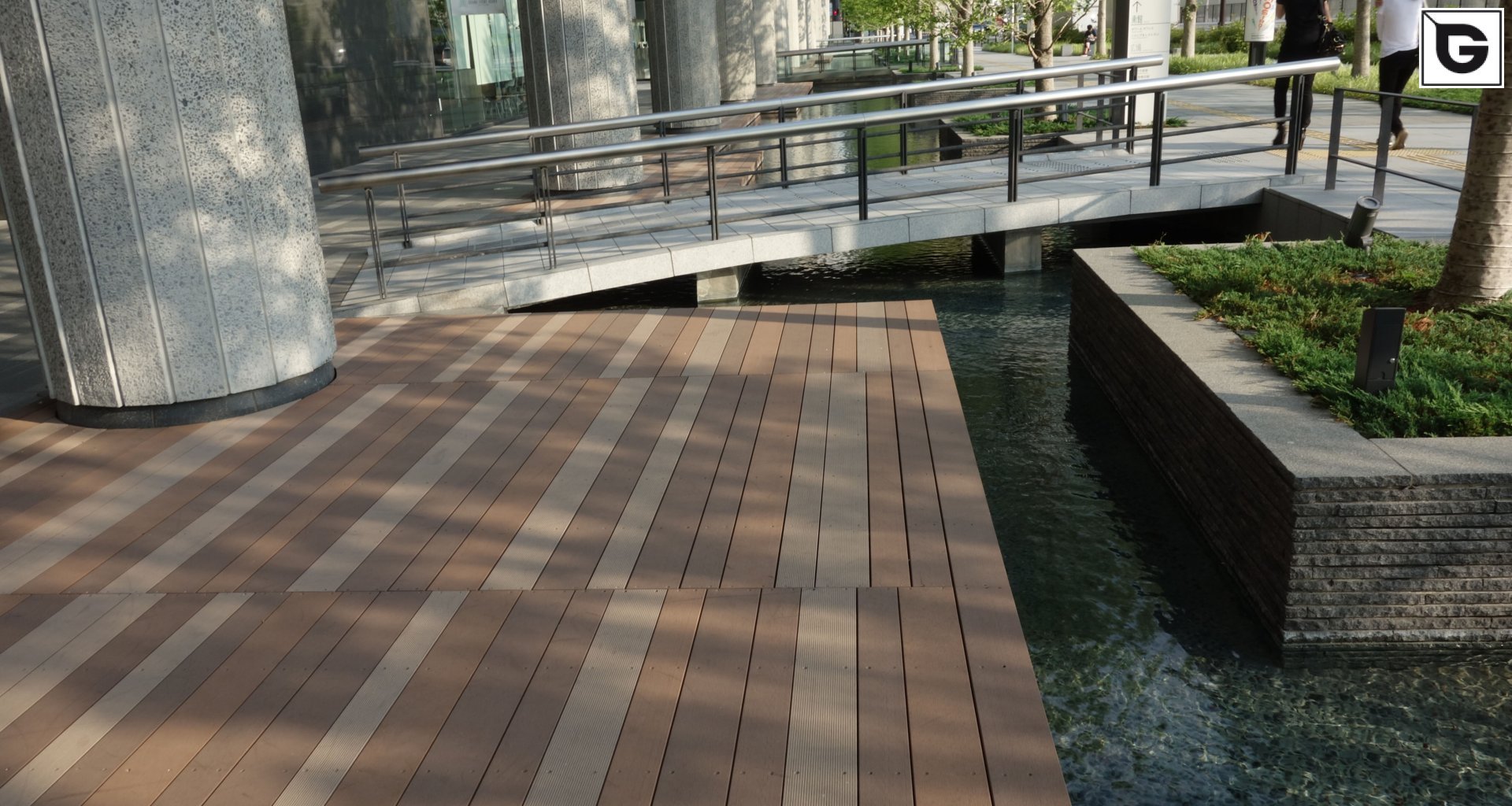 Kaufmännische Gebäude_Terrasse Gewerbliche Nutzung_Vorzeigeprojekte - WPC holz 