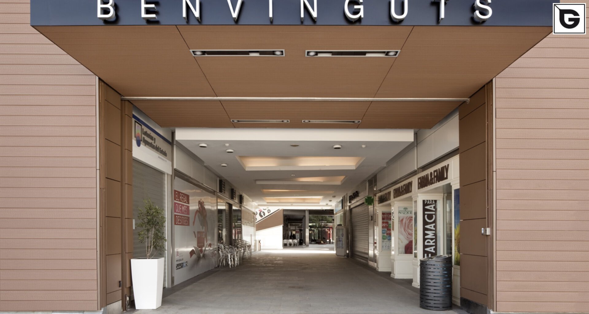 Kaufmännische Gebäude_Fassadenverkleidung - horizontal_Vorzeigeprojekte - WPC holz 