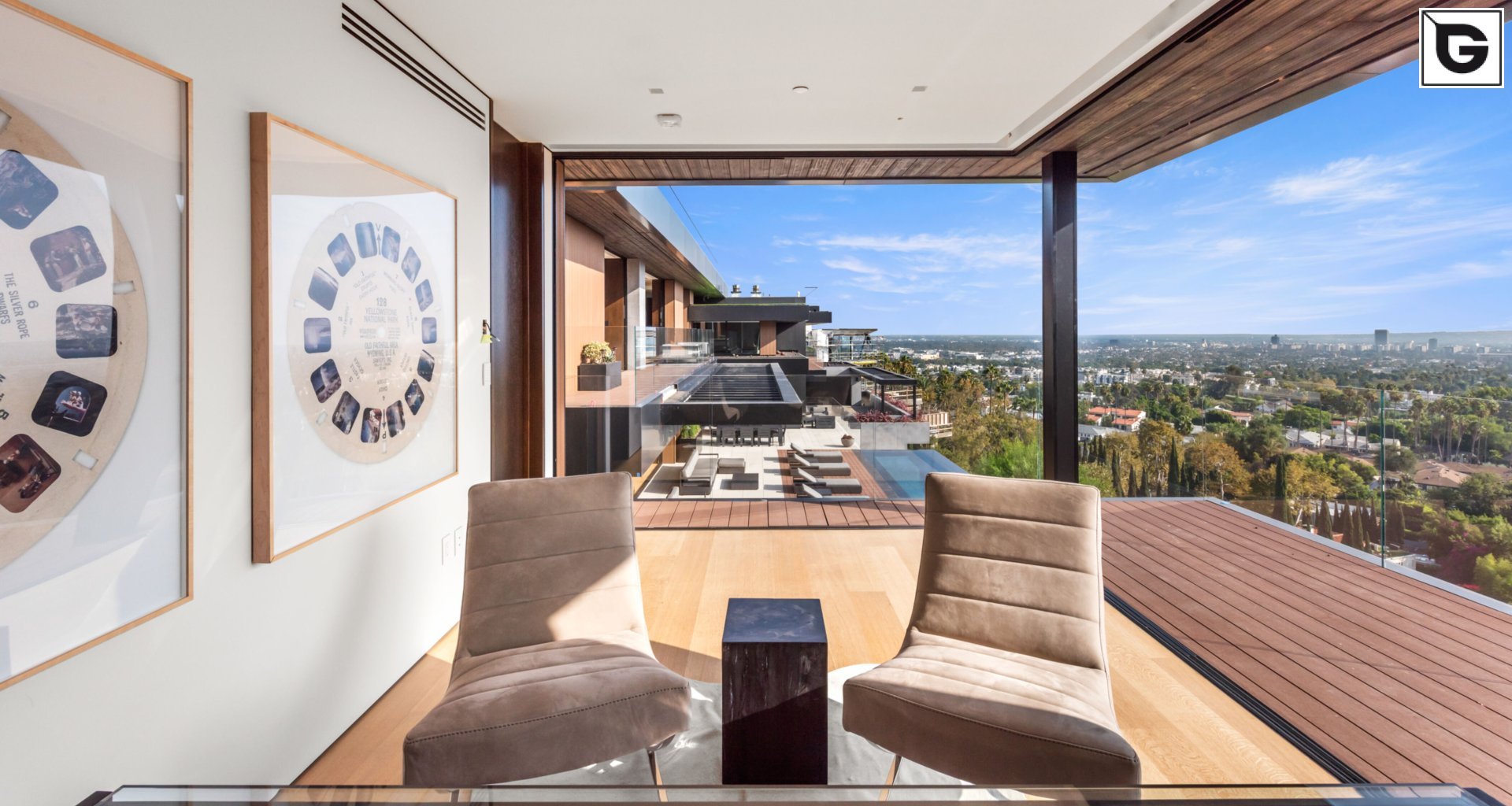 Private deck 1871 Stanley Rd, Los-Angeles