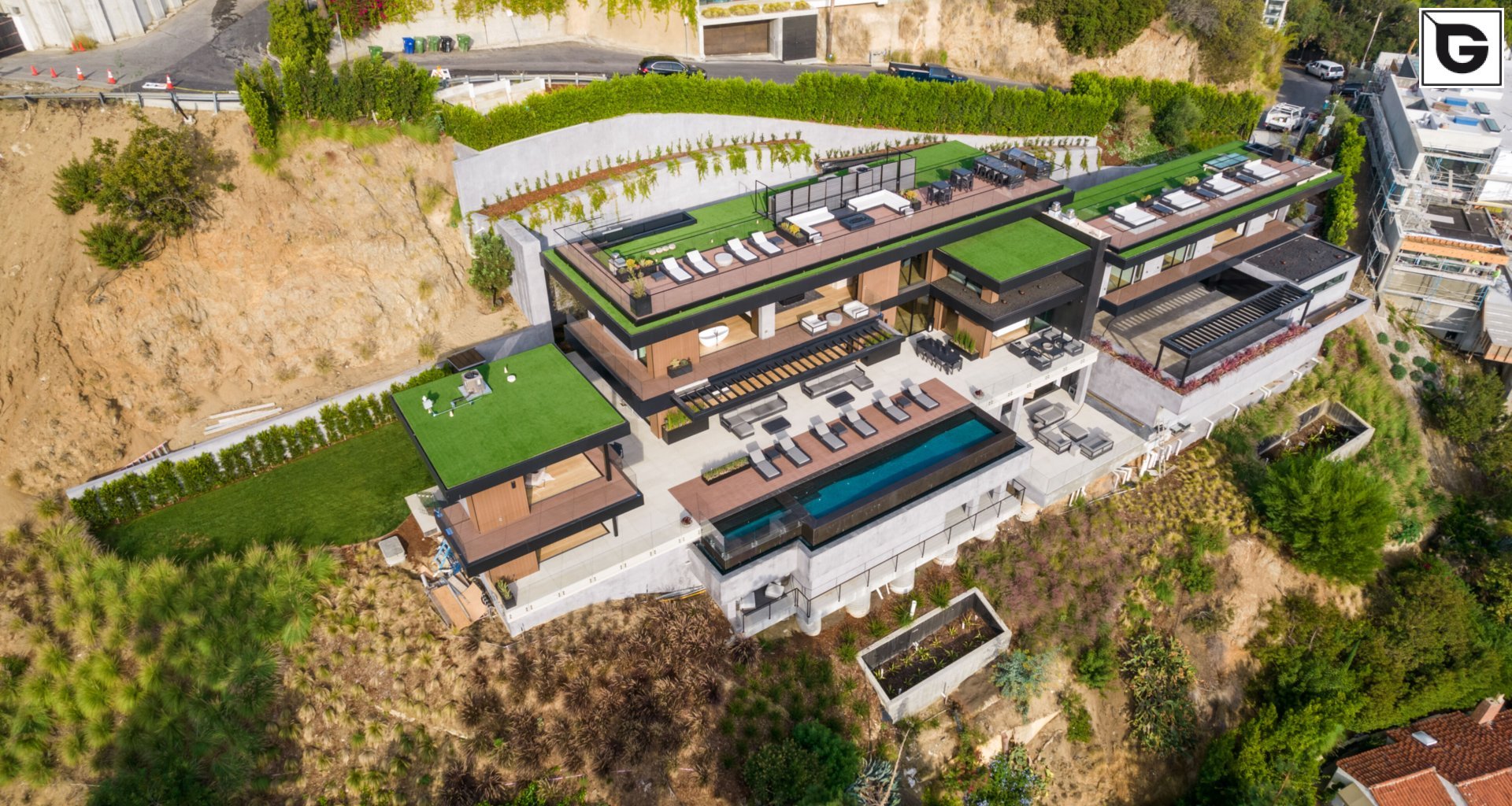 Private deck 1871 Stanley Rd, Los-Angeles