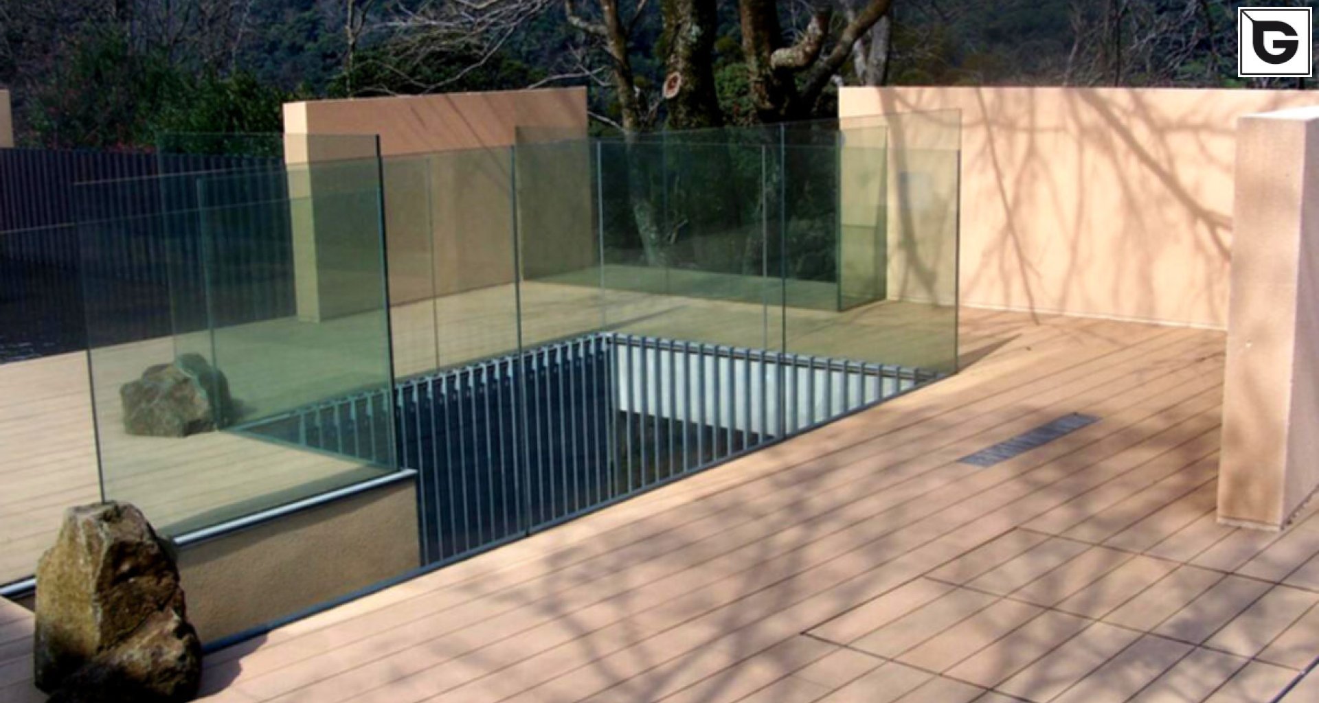 Privathaus_Dachanlage, Balk., Laufgang_Privatresidenz