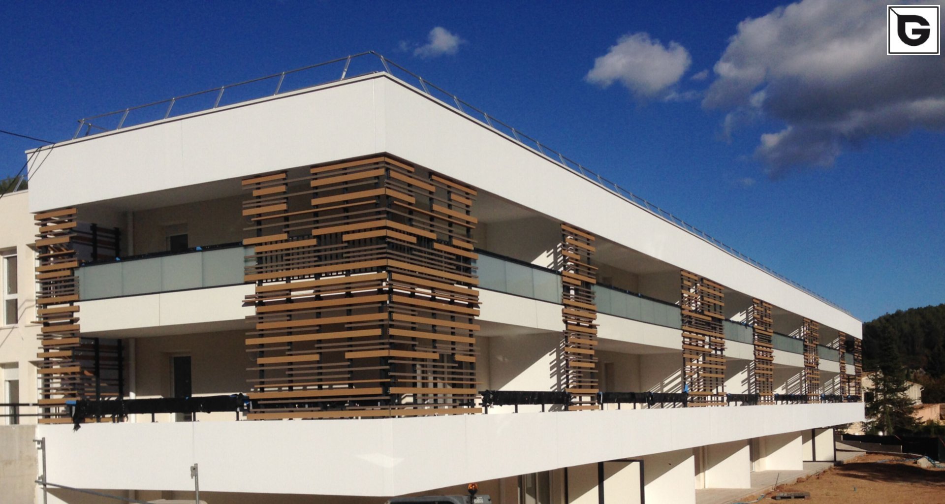 Wohngebäude_Horizontal Sonnenschutz, jalousien_Wohnhaus