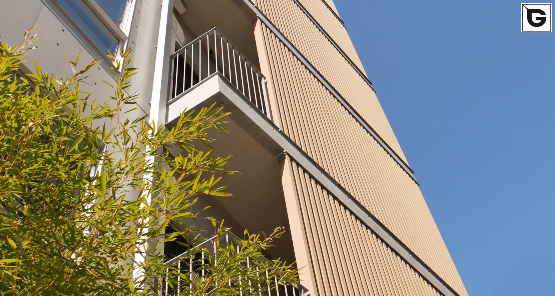 Wohngebäude_Vertical Sonnenschutz, jalousien_Wohnhaus