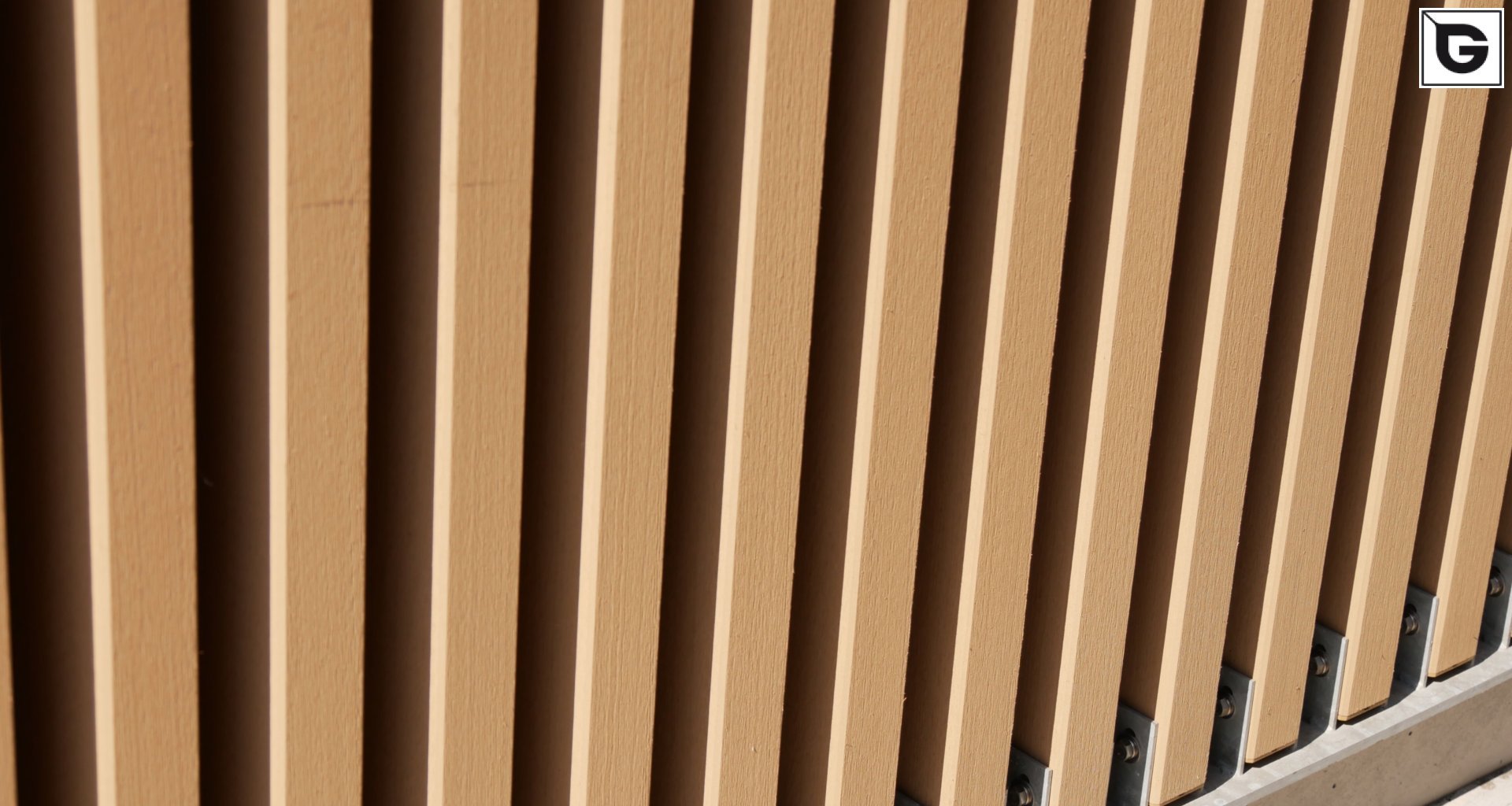 Wohngebäude_Vertical Sonnenschutz, jalousien_Wohnhaus