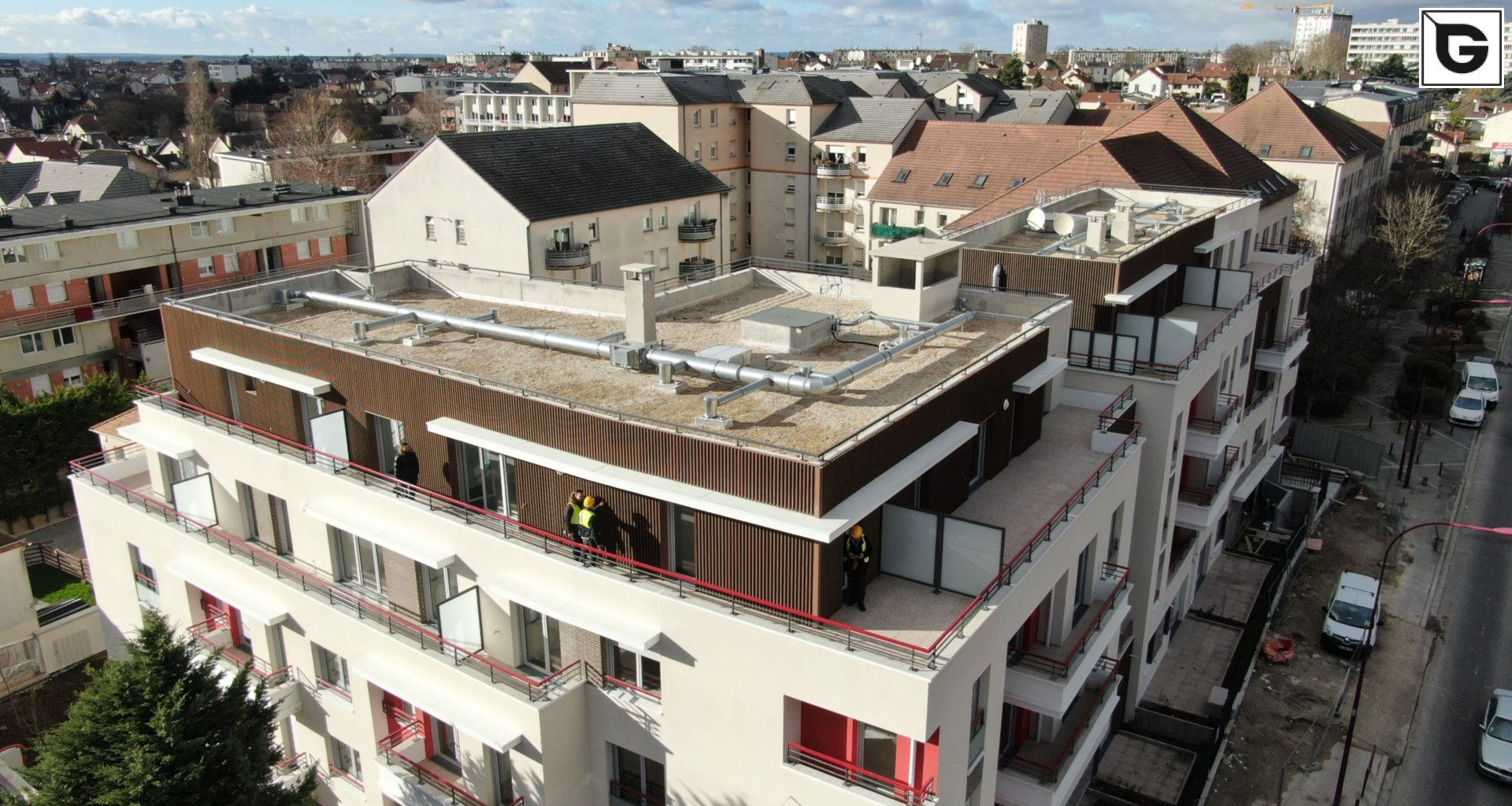 Wohngebäude_Offene Fassadenverkleidung - verti._Wohnhaus