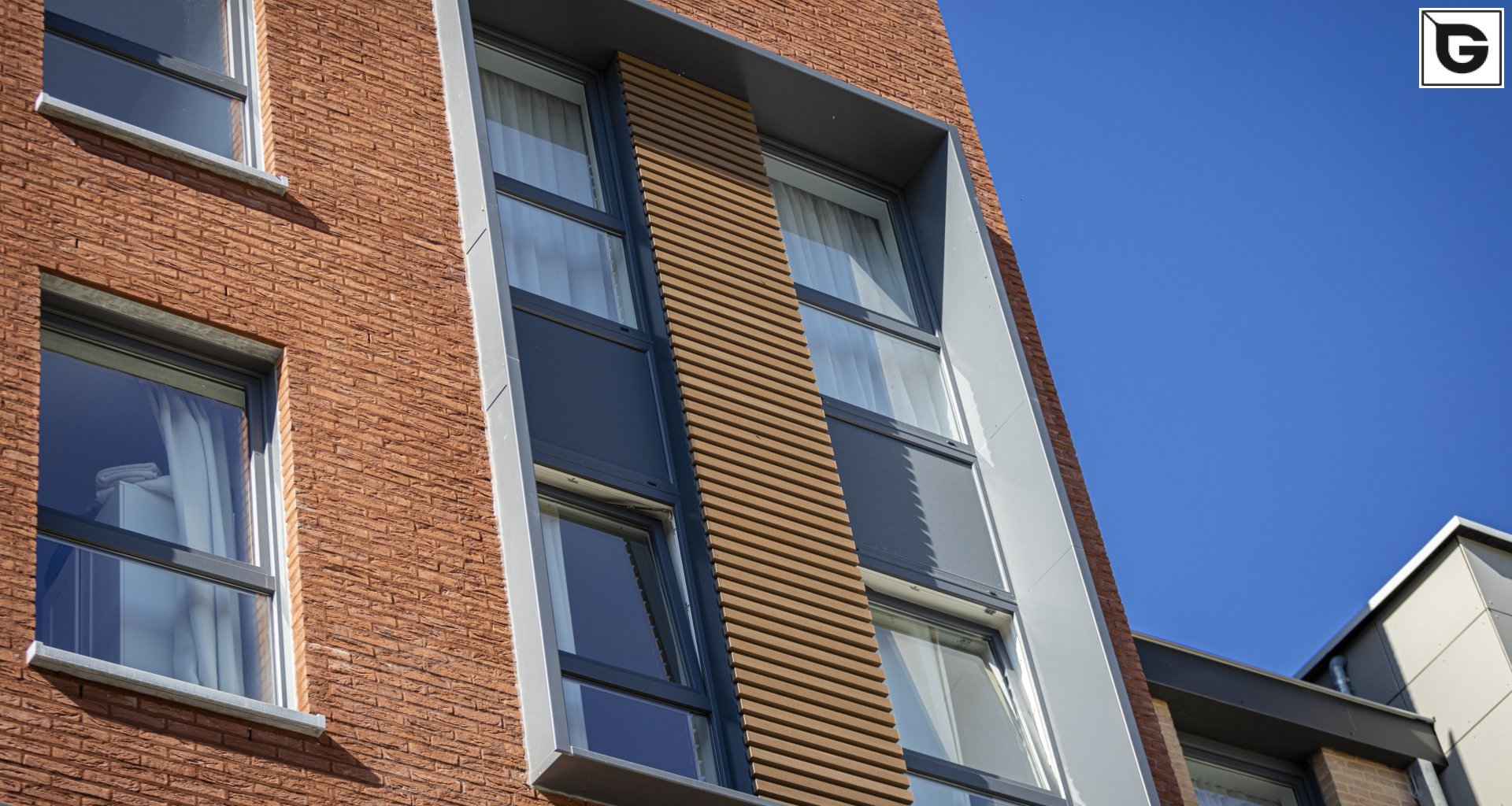 Wohngebäude_Offene Fassadenverkleidung - horiz._Wohnhaus