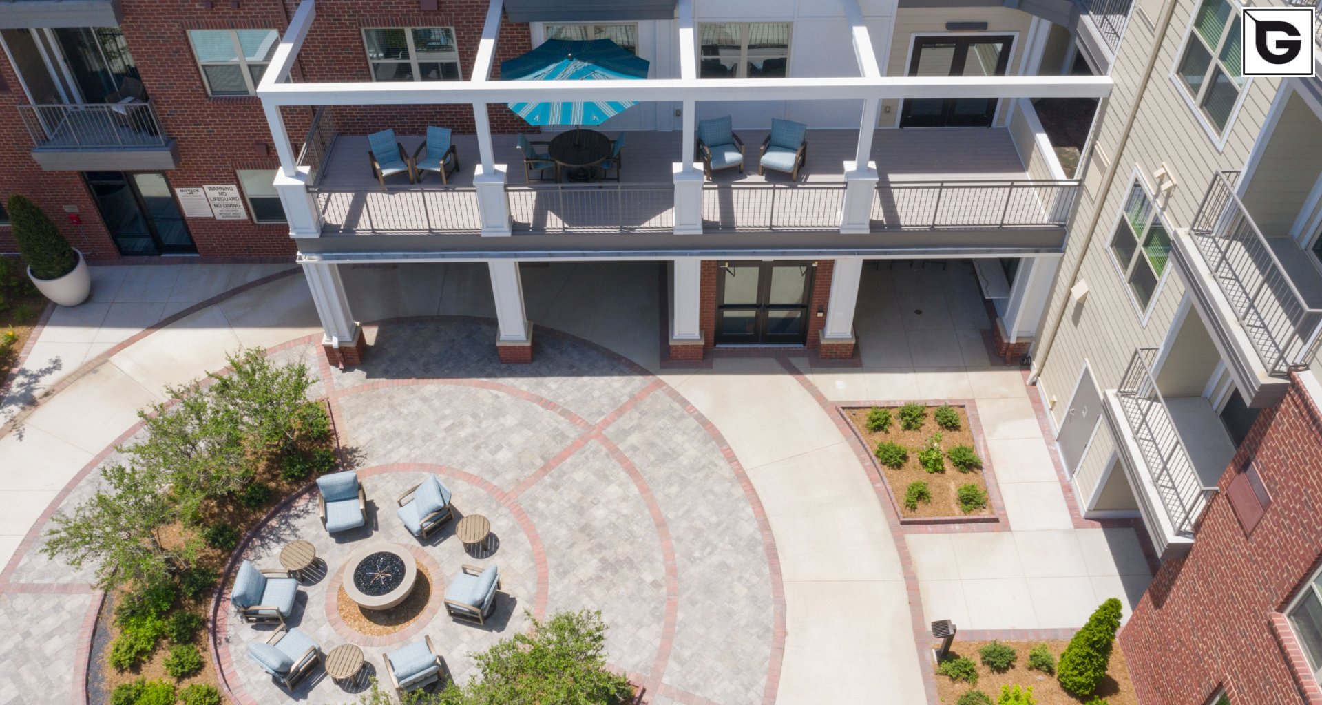 Wohngebäude_Terrasse Privat Nützung _Wohnhaus