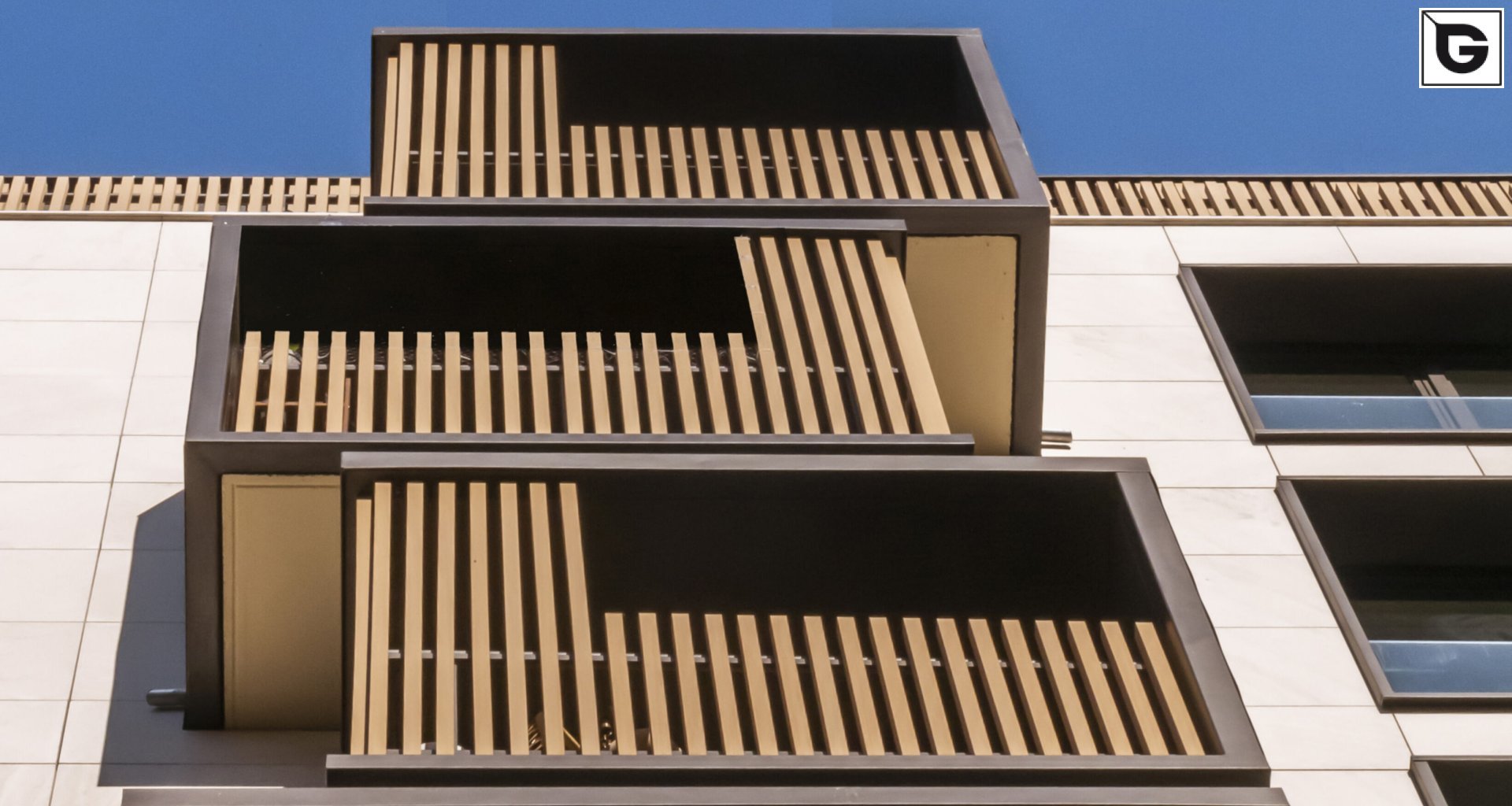 Wohngebäude_Geländer_Wohnhaus