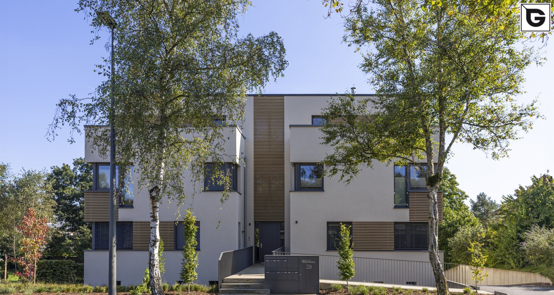 Wohngebäude_Offene Fassadenverkleidung - horiz._Wohnhaus