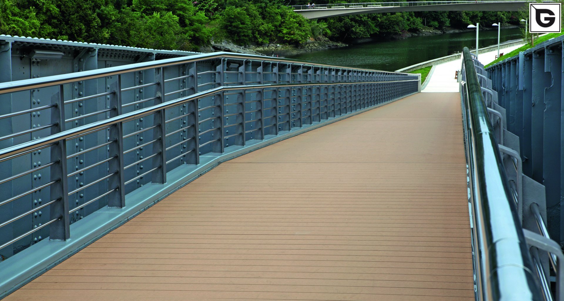 Transport-Einrichtungen_Brücken, Rampen, Gehweg_Brücke