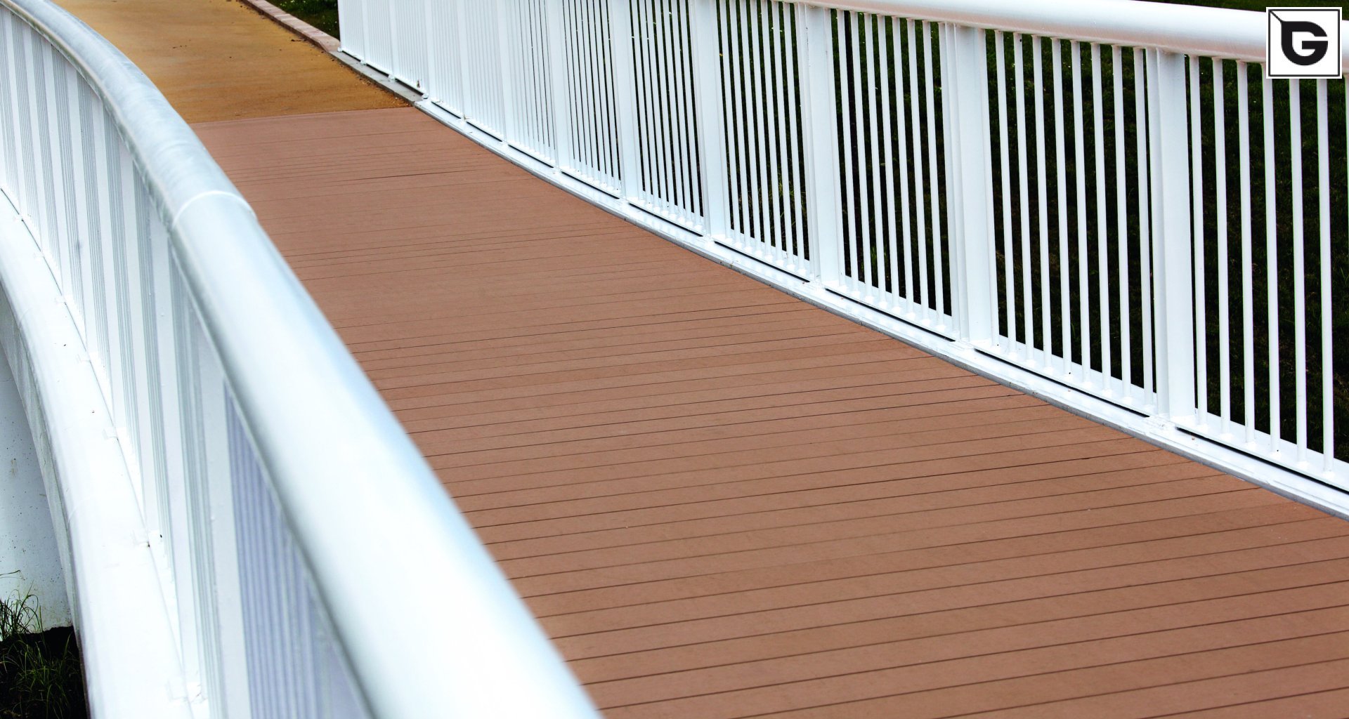 Transport-Einrichtungen_Brücken, Rampen, Gehweg_Brücke