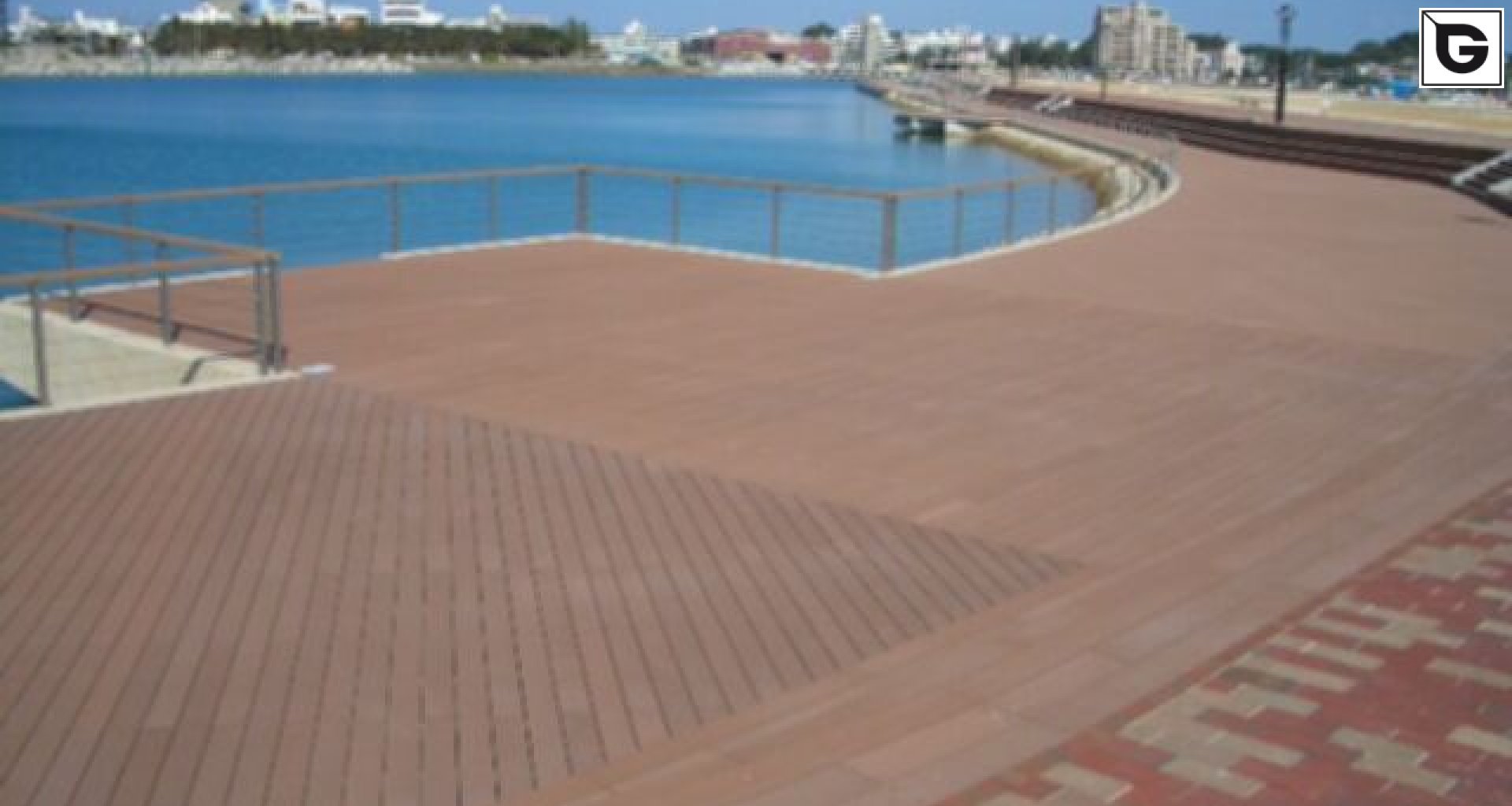 Transport-Einrichtungen_Stege, Bootsanleger_Am Wasser entlang