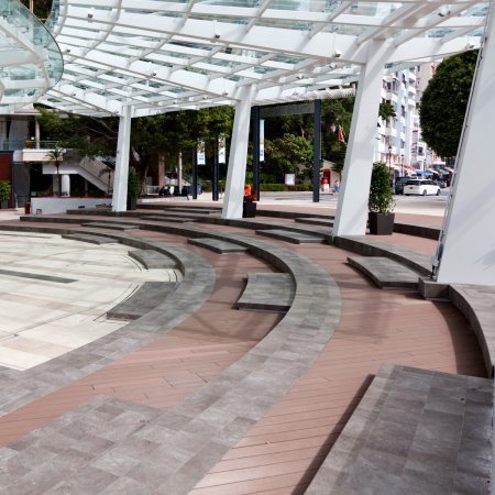 Einrichtungen_Terrasse Gewerbliche Nutzung_öffentlicher Platz