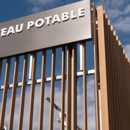 Industrielle Gebäude_Offene Fassadenverkleidung - verti._Industriegebäude