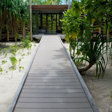 Restaurant und Hotelgewerbe_Brücken, Rampen, Gehweg_Vorzeigeprojekte - WPC holz 