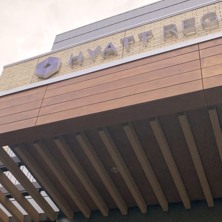 Restaurant und Hotelgewerbe_Pergola, Dachüberstand, Dach_Hotel