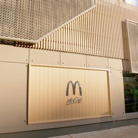 Restaurant und Hotelgewerbe_Offene Fassadenverkleidung - verti._Restaurant