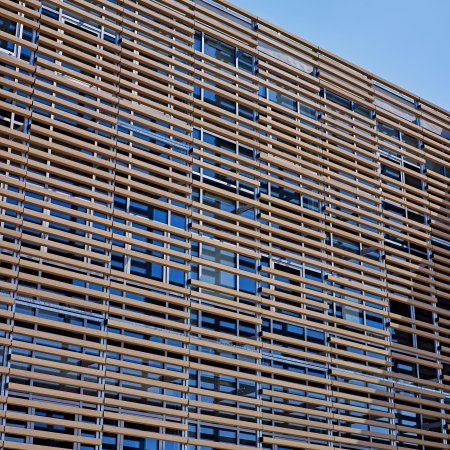 Institutionelle Einrichtungen_Horizontal Sonnenschutz, jalousien_Gebogene Profilen