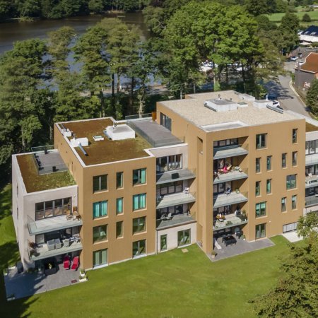 Wohngebäude_Offene Fassadenverkleidung - verti._Vorzeigeprojekte - Hybrid holz