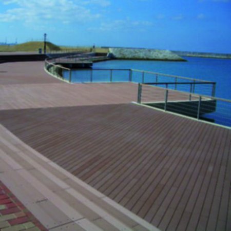 Transport-Einrichtungen_Stege, Bootsanleger_Am Wasser entlang